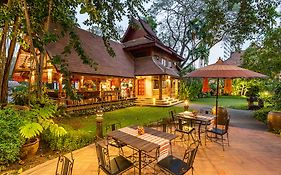 โรงแรมยางคำวิลเลจ (Yaang Come Village Hotel)